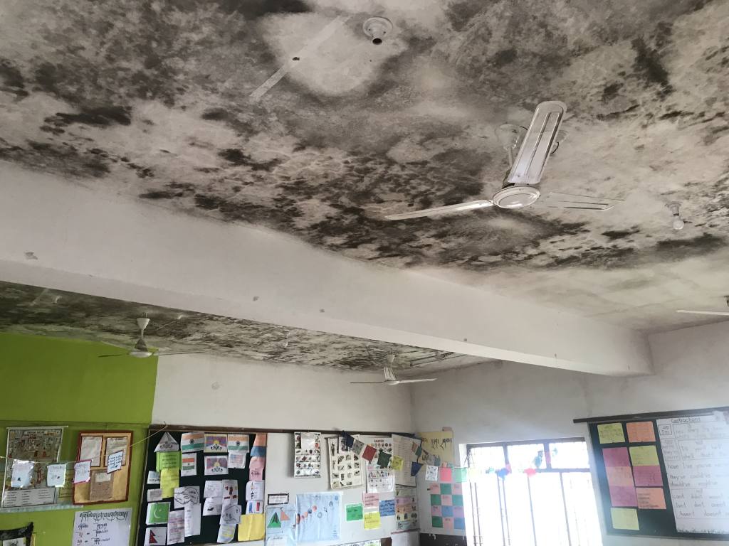 Altbau Sambhota School hat schimmel an den Decken